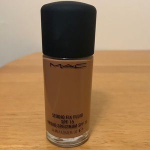 M.A.C Studio Fix Fluid